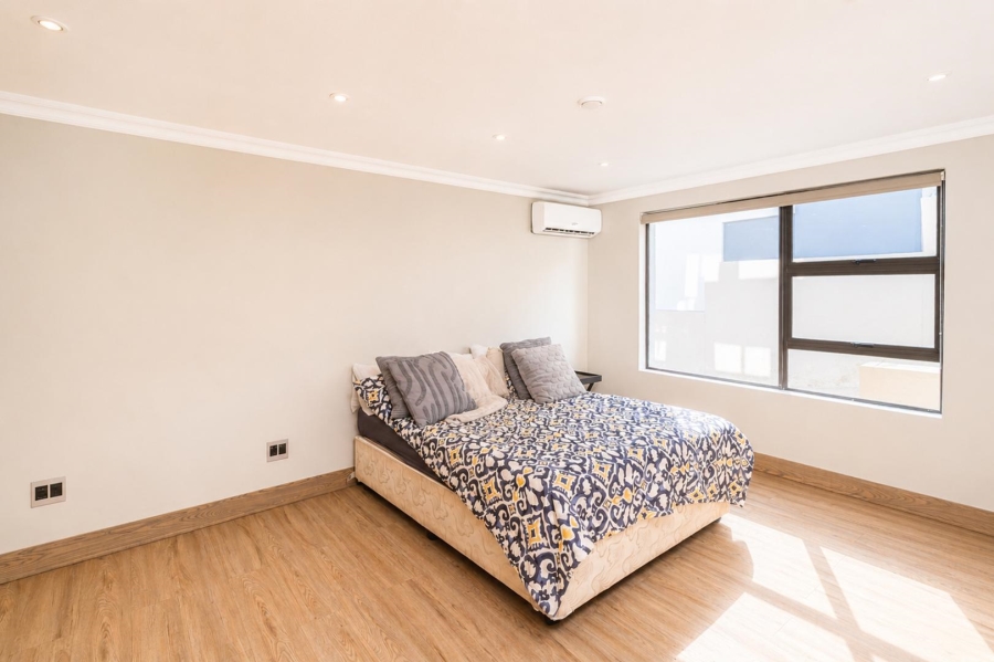 6 Bedroom Property for Sale in Birdwood Estate North West